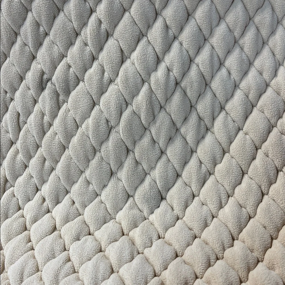 Free People Pucker Up Fleece Elegant Cream Quilted Shoulder Bag New